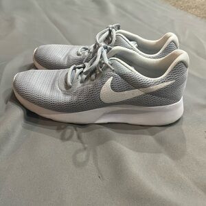 Nike Tanjun EasyOn women’s